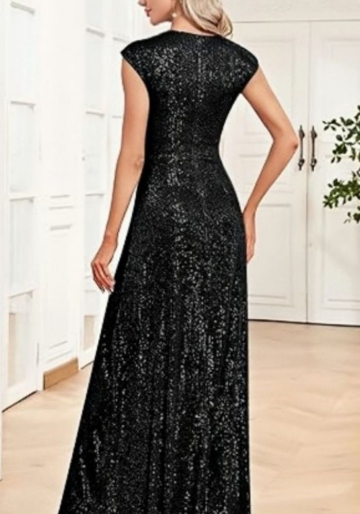 Schwarzes Cocktailkleid zur Hochzeit